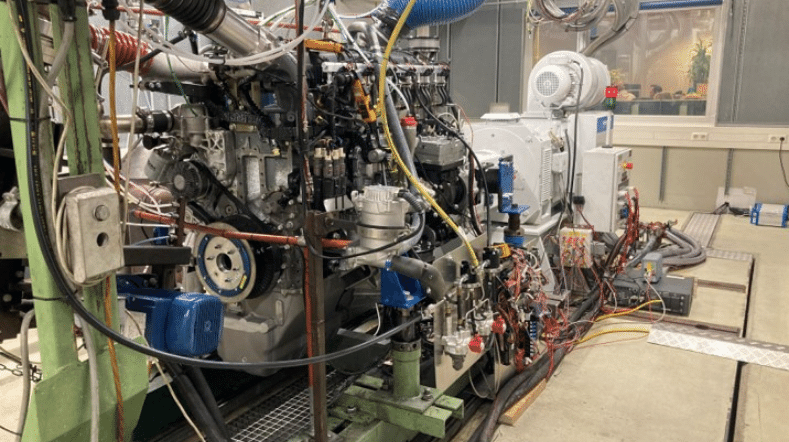 Hydrogen internal combustion engine